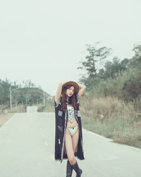 FEEL มุก ภคินี วงค์ชมภู(kitty.mook) FN-017 3